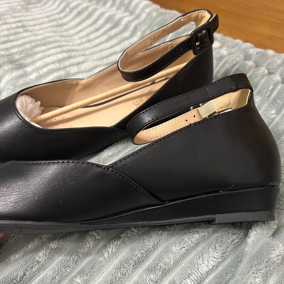 Black Kitten Heels With Adjustable Buckle - Picture 5 of 10